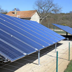 Le potentiel des tuiles photovoltaïques dans les régions à ensoleillement limité Cluses